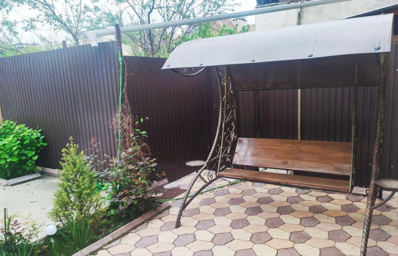 Комфортный Дом До 4Х Человек. Есть Парковка На 2 Машины, Wi-Fi, Tv. Bishkek Exterior foto