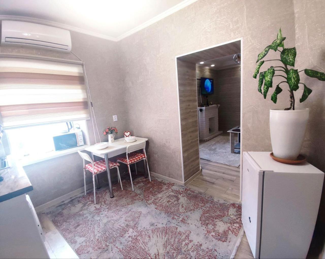 Комфортный Дом До 4Х Человек. Есть Парковка На 2 Машины, Wi-Fi, Tv. Bishkek Exterior foto