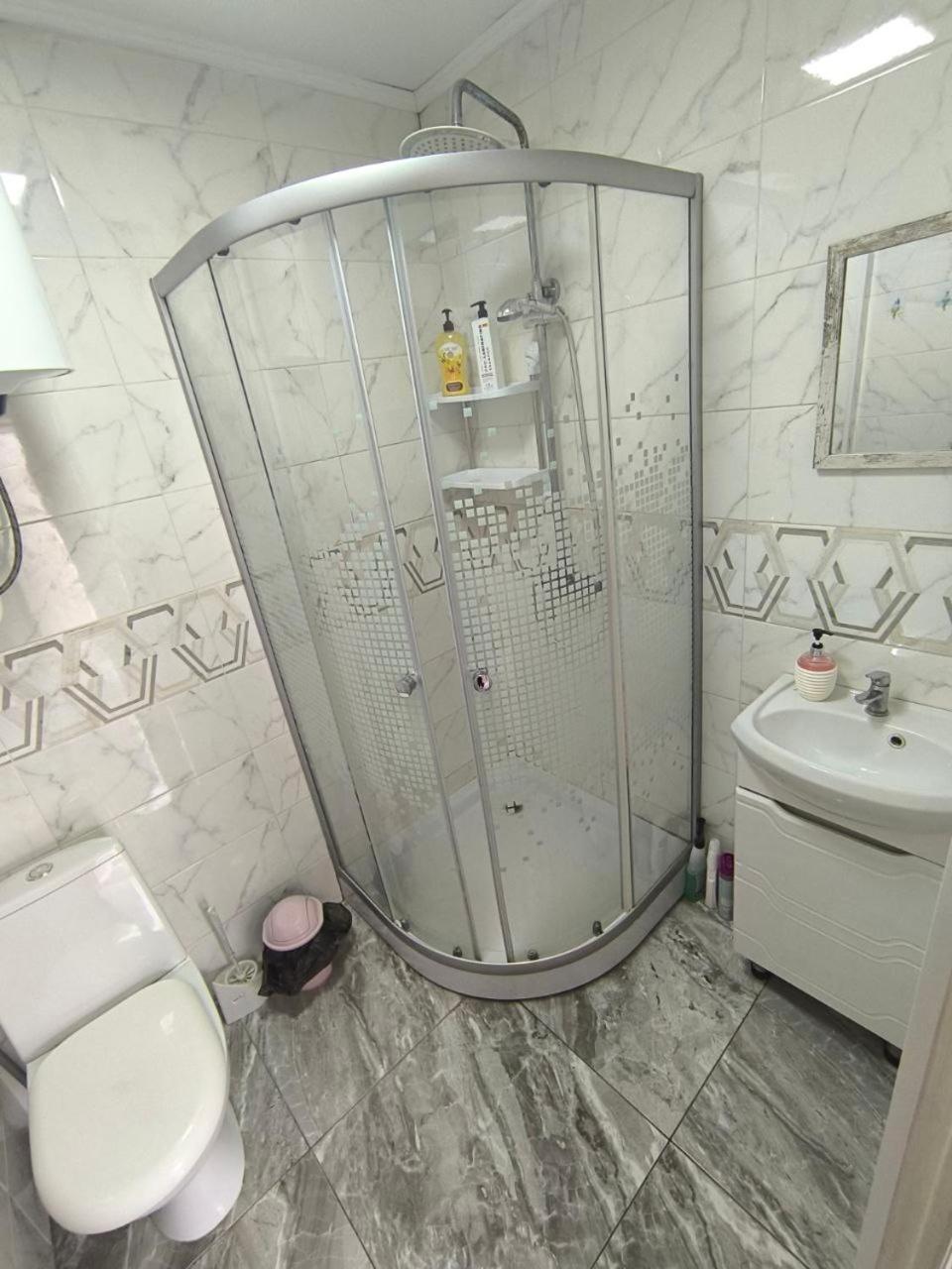 Комфортный Дом До 4Х Человек. Есть Парковка На 2 Машины, Wi-Fi, Tv. Bishkek Exterior foto